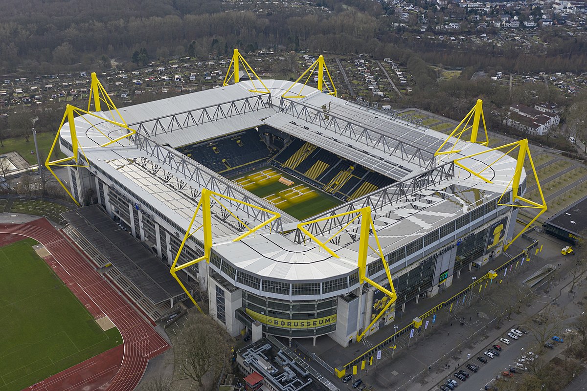 Sân vận động Signal Iduna Park – Ngôi đền bóng đá của vùng Ruhr