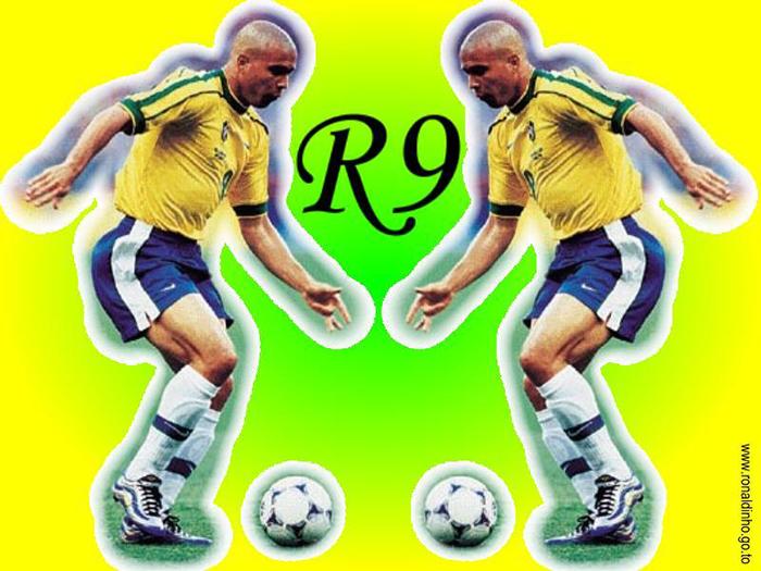 "Giao diện Ronaldoweb" width=