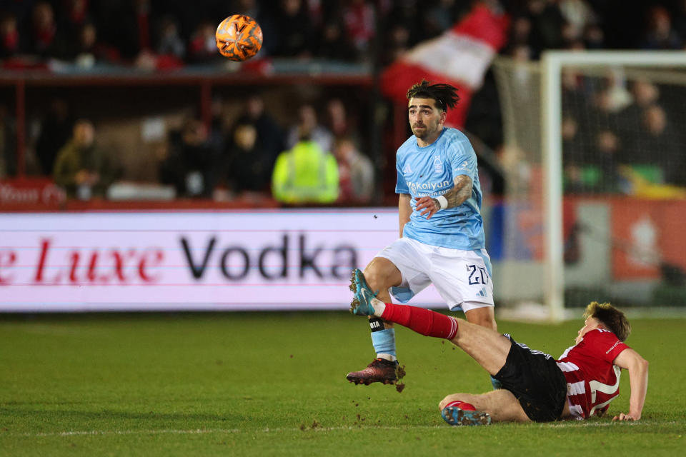 Nottingham Forest Vượt Qua Cú Sốc Lớn, Tiến Vào Vòng 5 FA Cup Sau Loạt Sút Luân Lưu Cân Não Trước Exeter