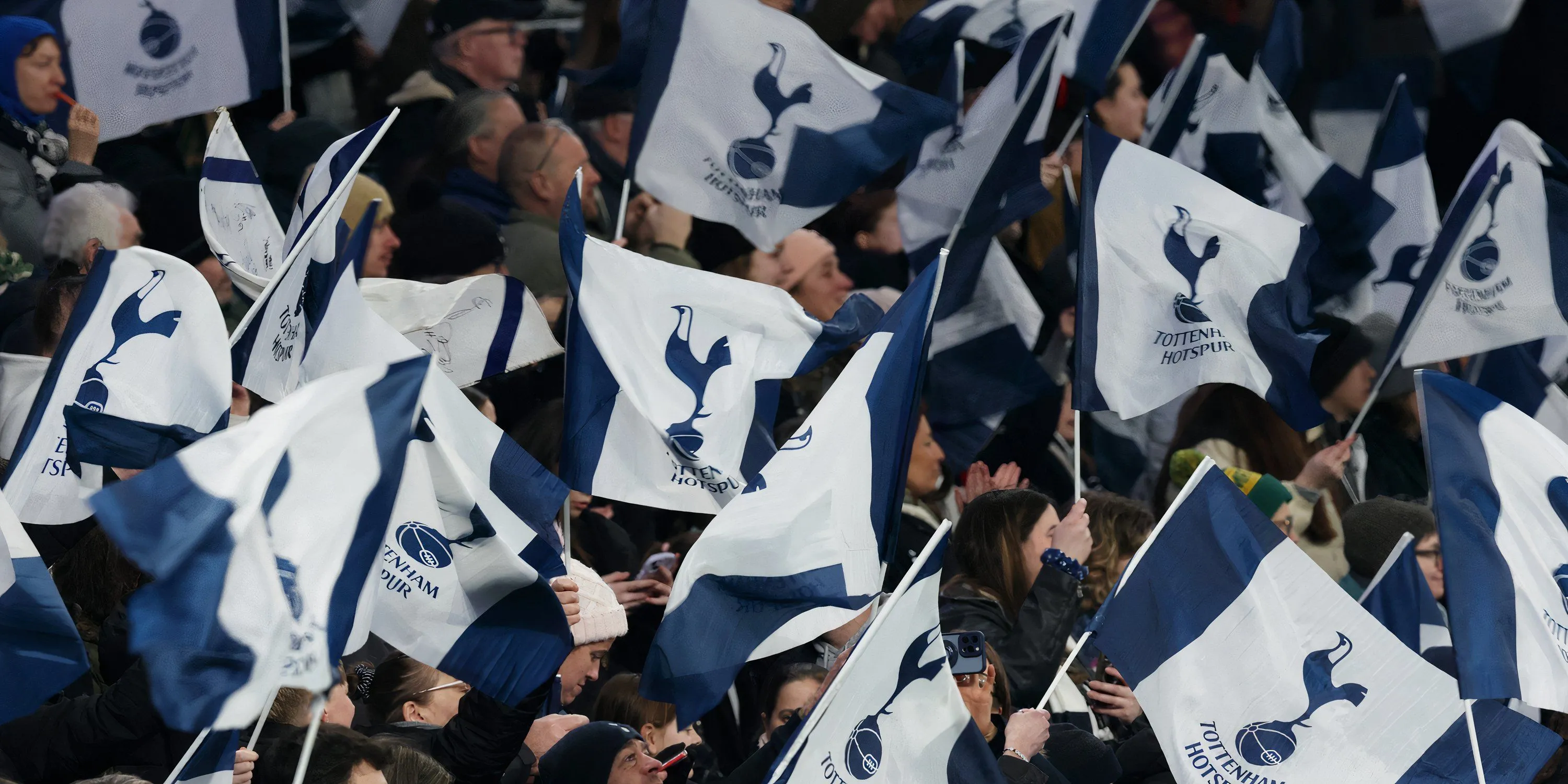 HLV Ange Postecoglou của Tottenham và các mục tiêu trung vệ tiềm năng
