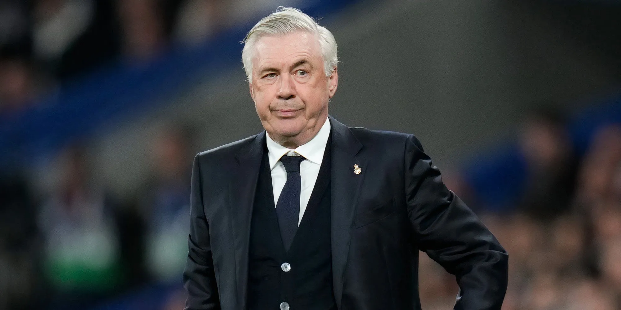 HLV Carlo Ancelotti của Real Madrid đang chỉ đạo