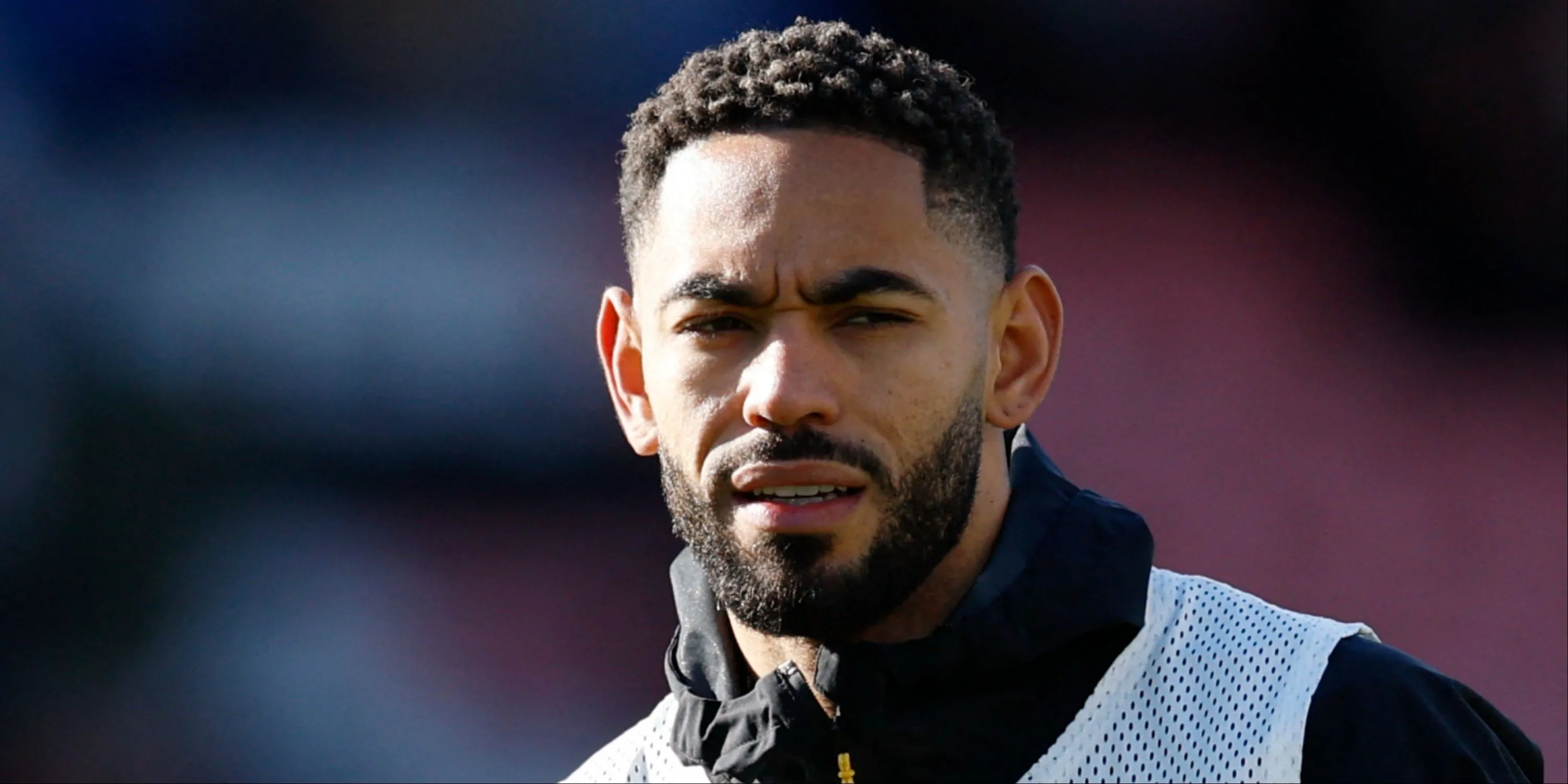 Matheus Cunha trong màu áo Wolves đang thi đấu trên sân