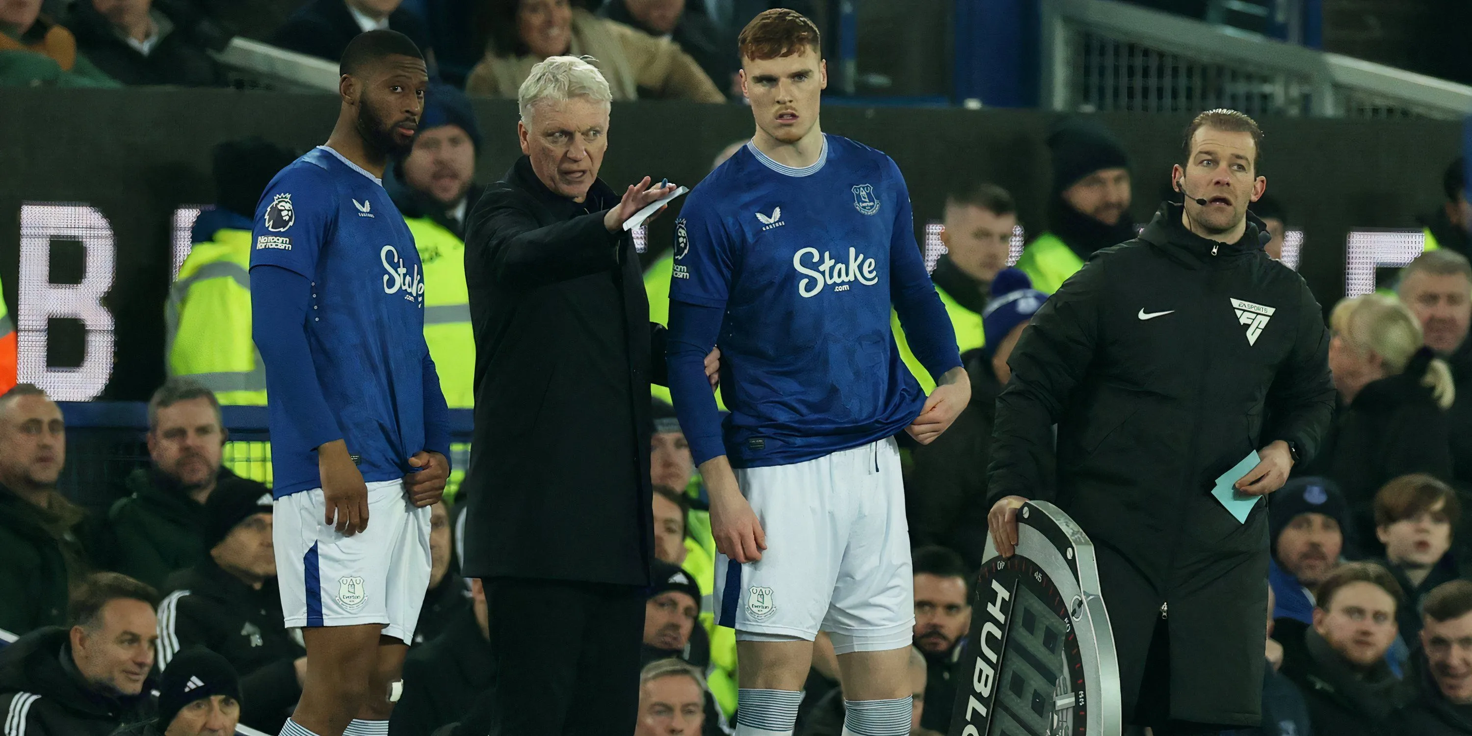 Trung vệ trẻ Jake O'Brien của Everton