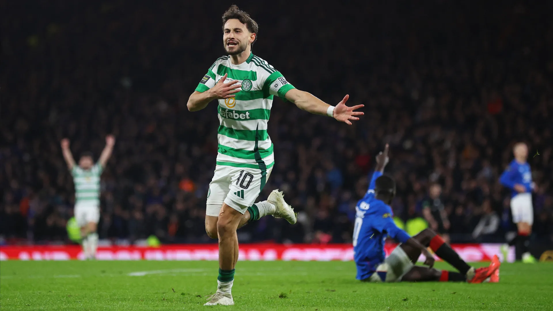 Cầu thủ chạy cánh Nicolas Kuhn của Celtic, mục tiêu chuyển nhượng của Leeds