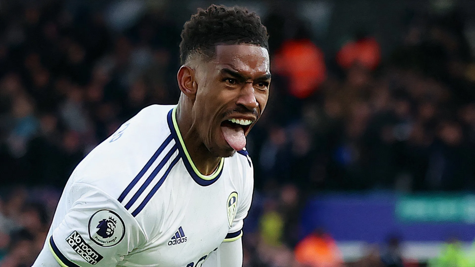 Hậu vệ Junior Firpo trong màu áo Leeds United
