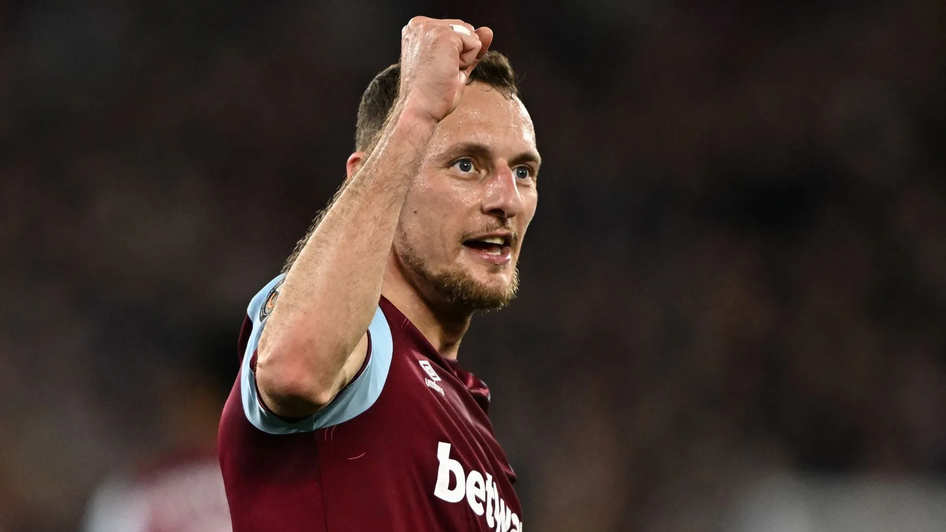 Hậu vệ Vladimir Coufal trong màu áo West Ham