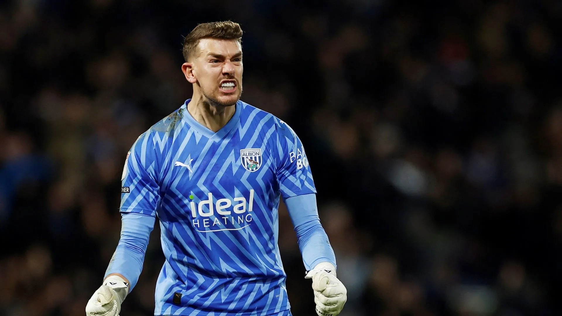Thủ môn Alex Palmer trong màu áo West Brom
