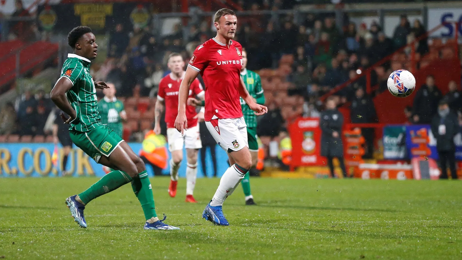 Tiền đạo Sam Dalby trong màu áo Dundee United tại giải VĐQG Scotland