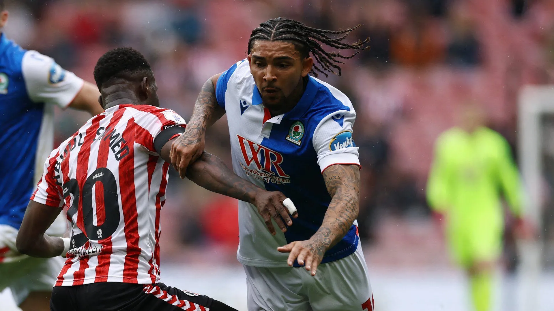 Tyrhys Dolan thi đấu năng nổ cho Blackburn Rovers
