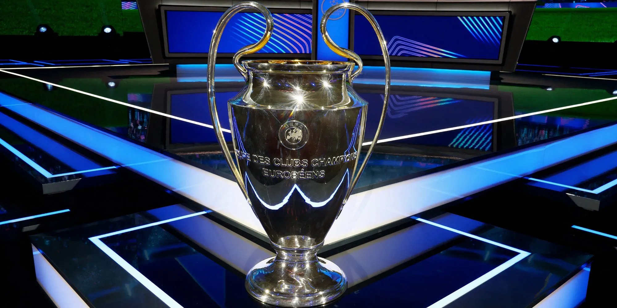 Chiếc cúp Champions League, giải đấu mang lại nguồn thu lớn cho các CLB Premier League