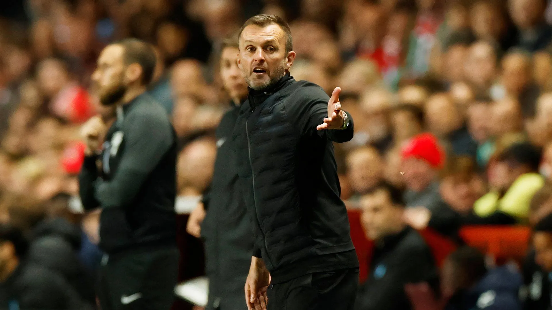 HLV Nathan Jones của Charlton Athletic bình luận về vụ chuyển nhượng Thierry Small