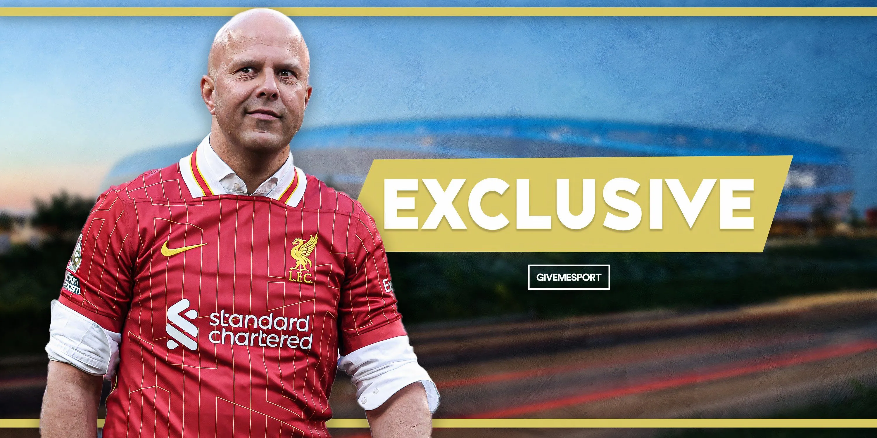 Huấn luyện viên Arne Slot của Liverpool theo dõi trận đấu