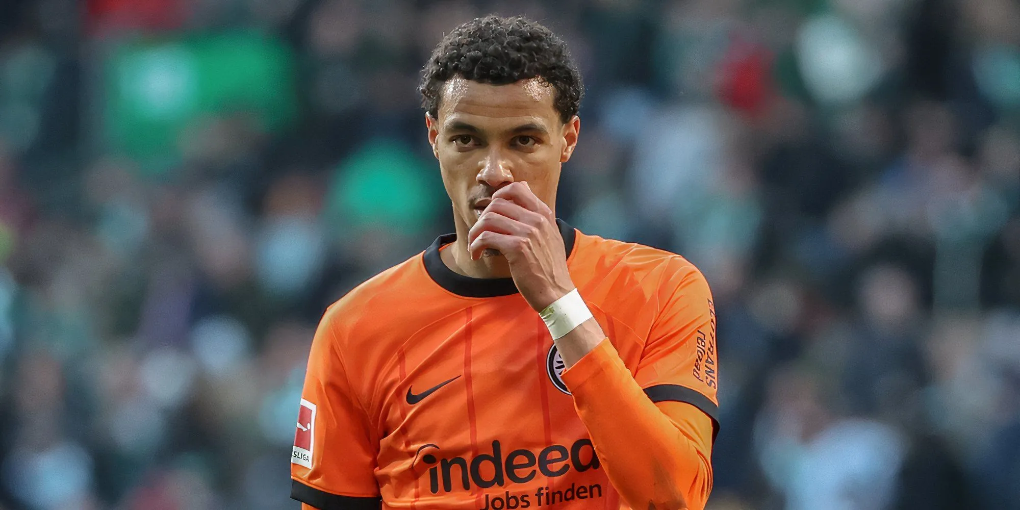 Tiền đạo Hugo Ekitike trong màu áo Frankfurt tại Bundesliga