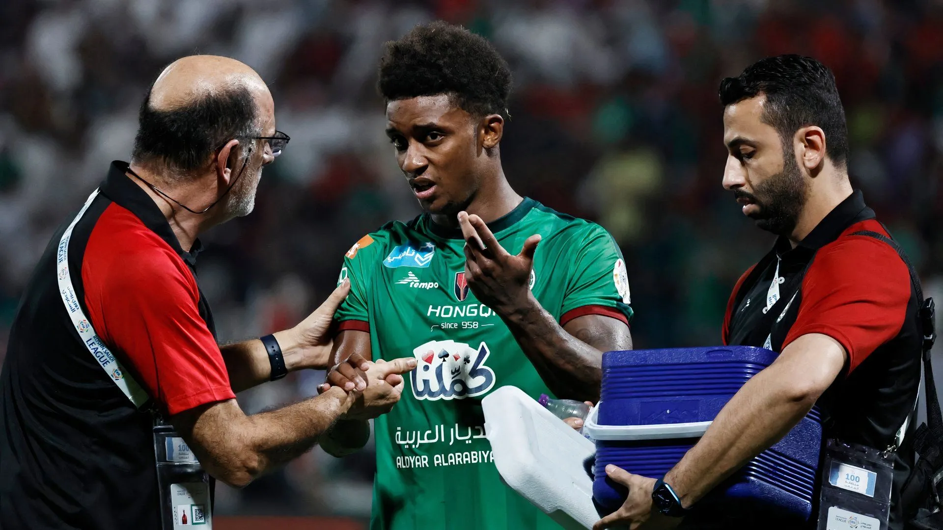 Tiền vệ Demarai Gray, mục tiêu của Birmingham City