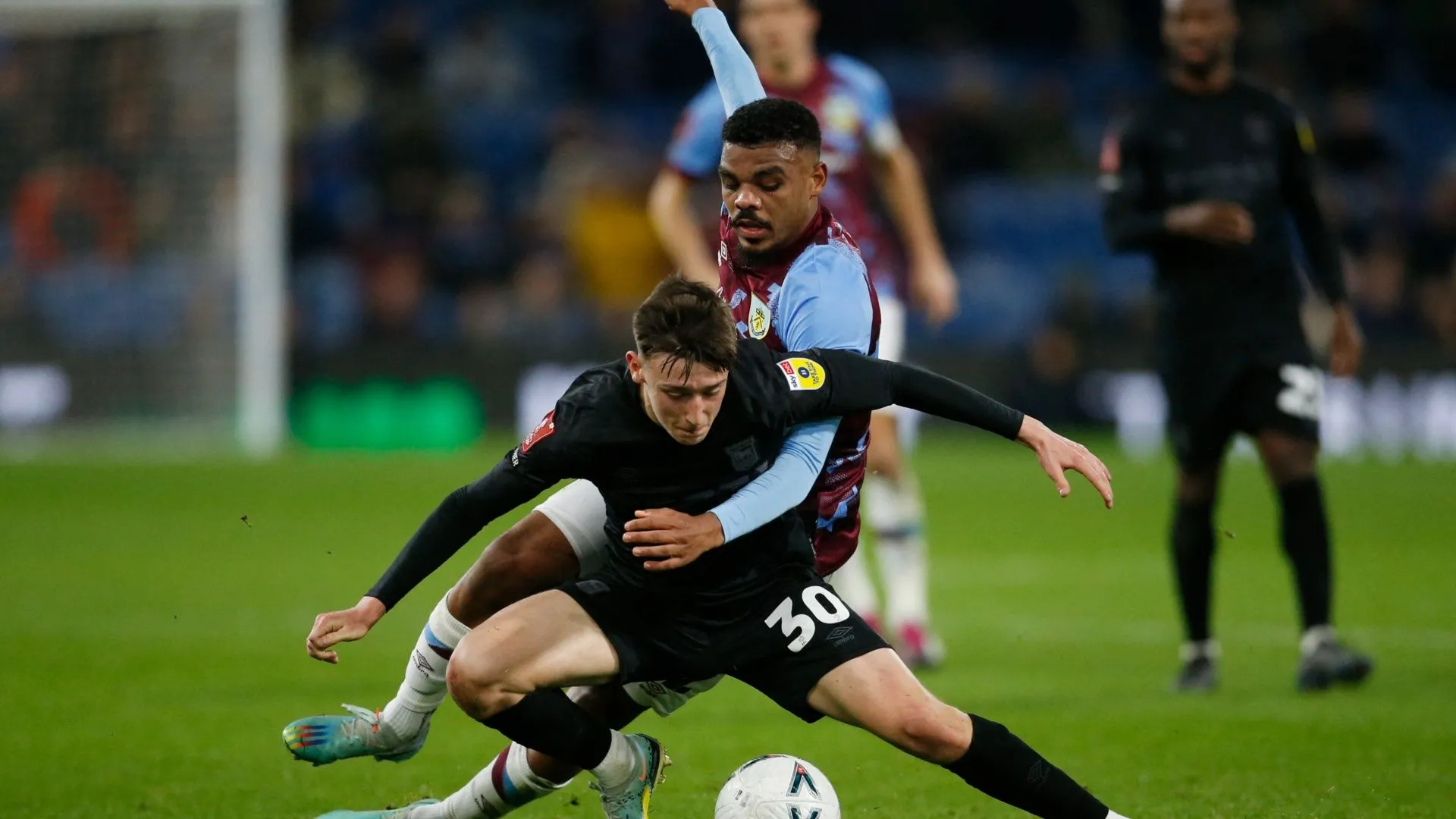 Tiền vệ trẻ Cameron Humphreys, sản phẩm của học viện Ipswich Town