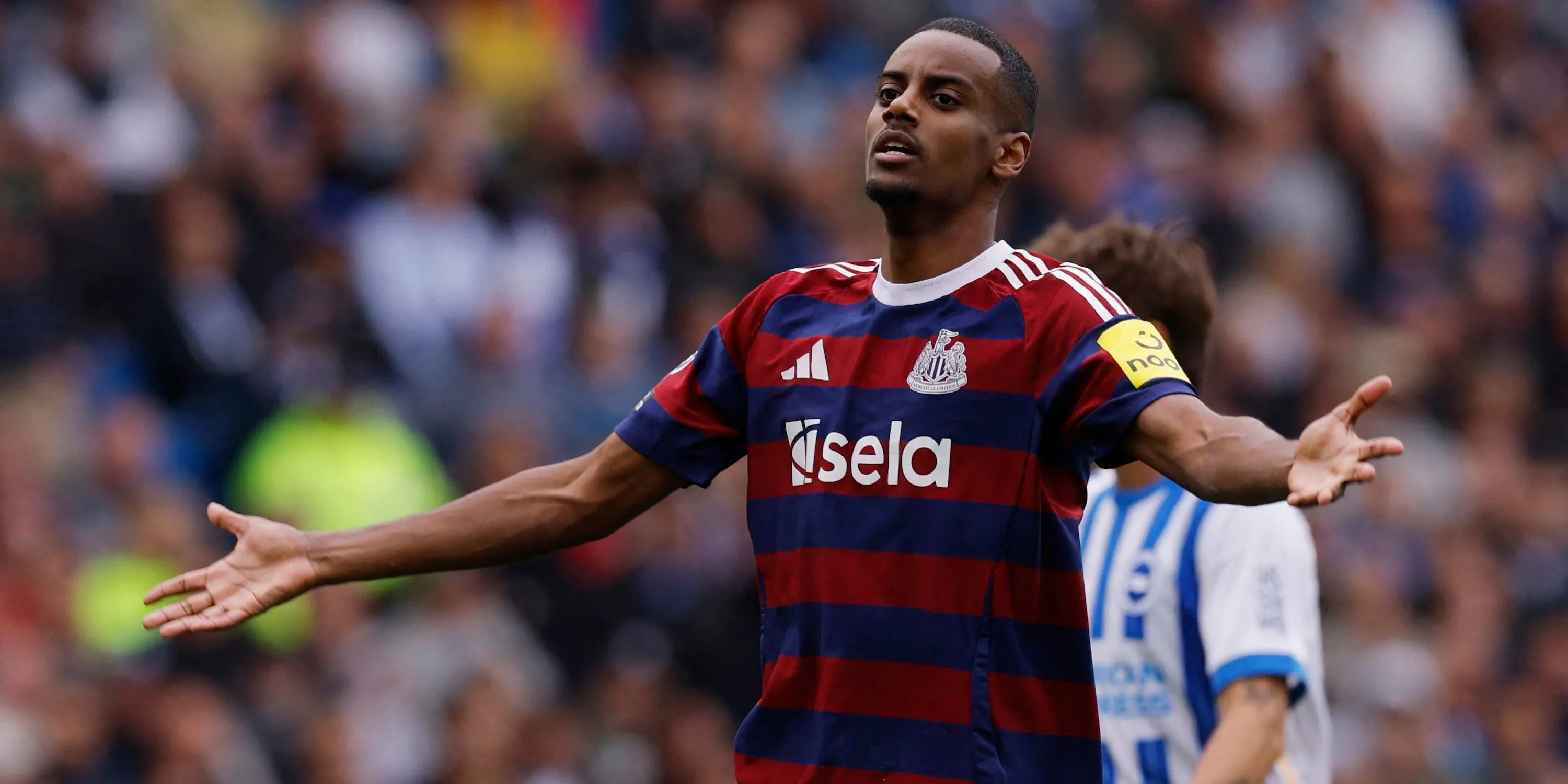 Alexander Isak ăn mừng bàn thắng cho Newcastle United, tiền đạo có thể ra đi để nhường chỗ cho Benjamin Šeško