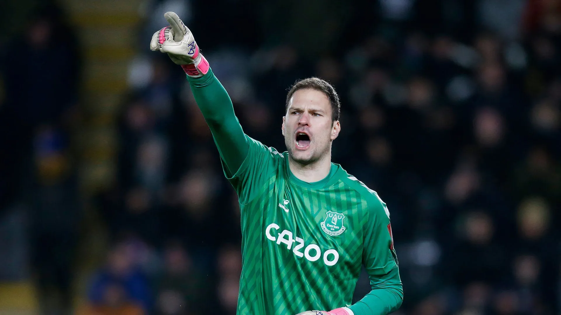 Asmir Begovic, thủ môn kinh nghiệm có thể gia nhập Leicester City