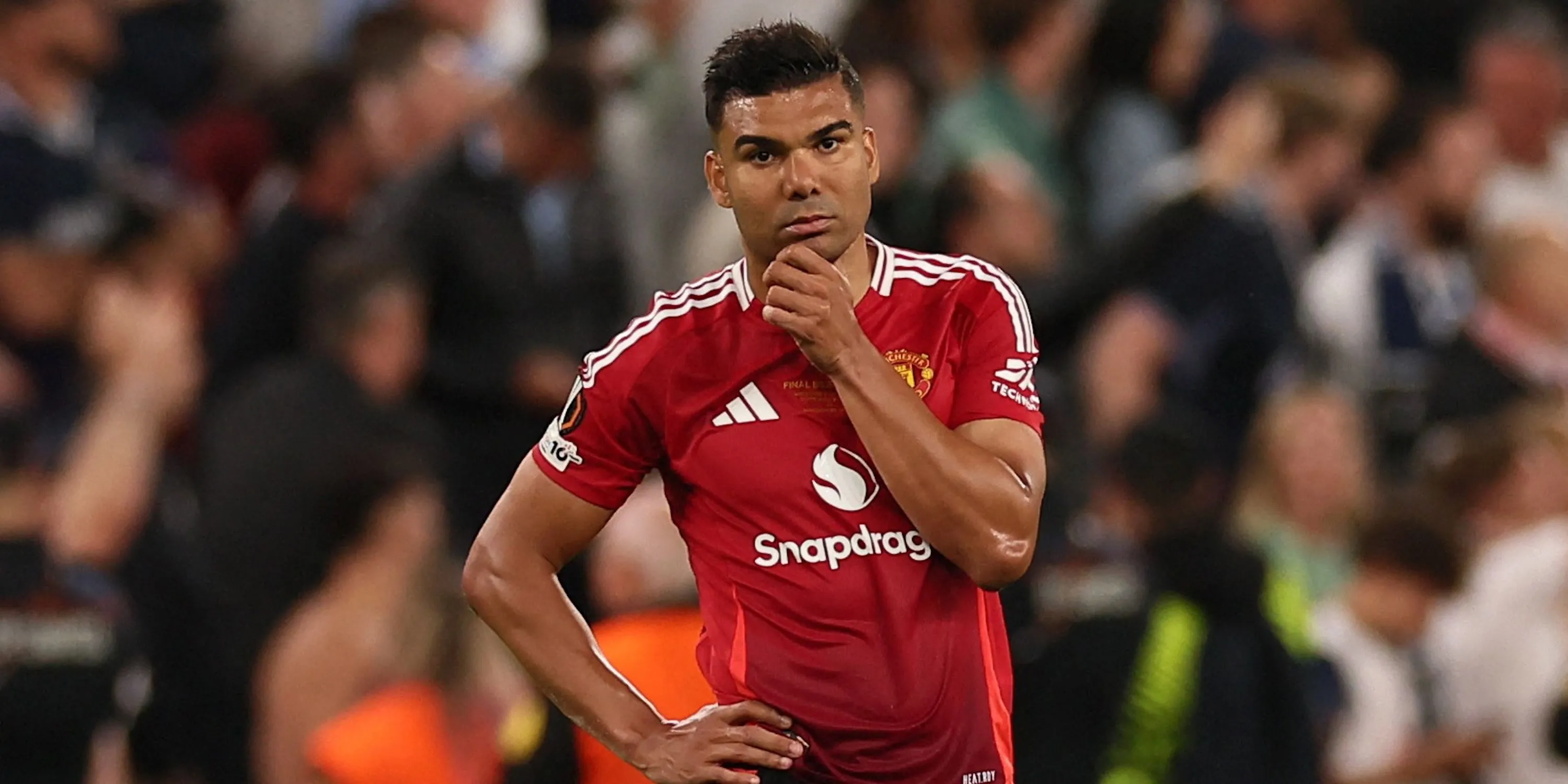 Casemiro thể hiện sự thất vọng trong màu áo Manchester United khi phong độ sa sút.