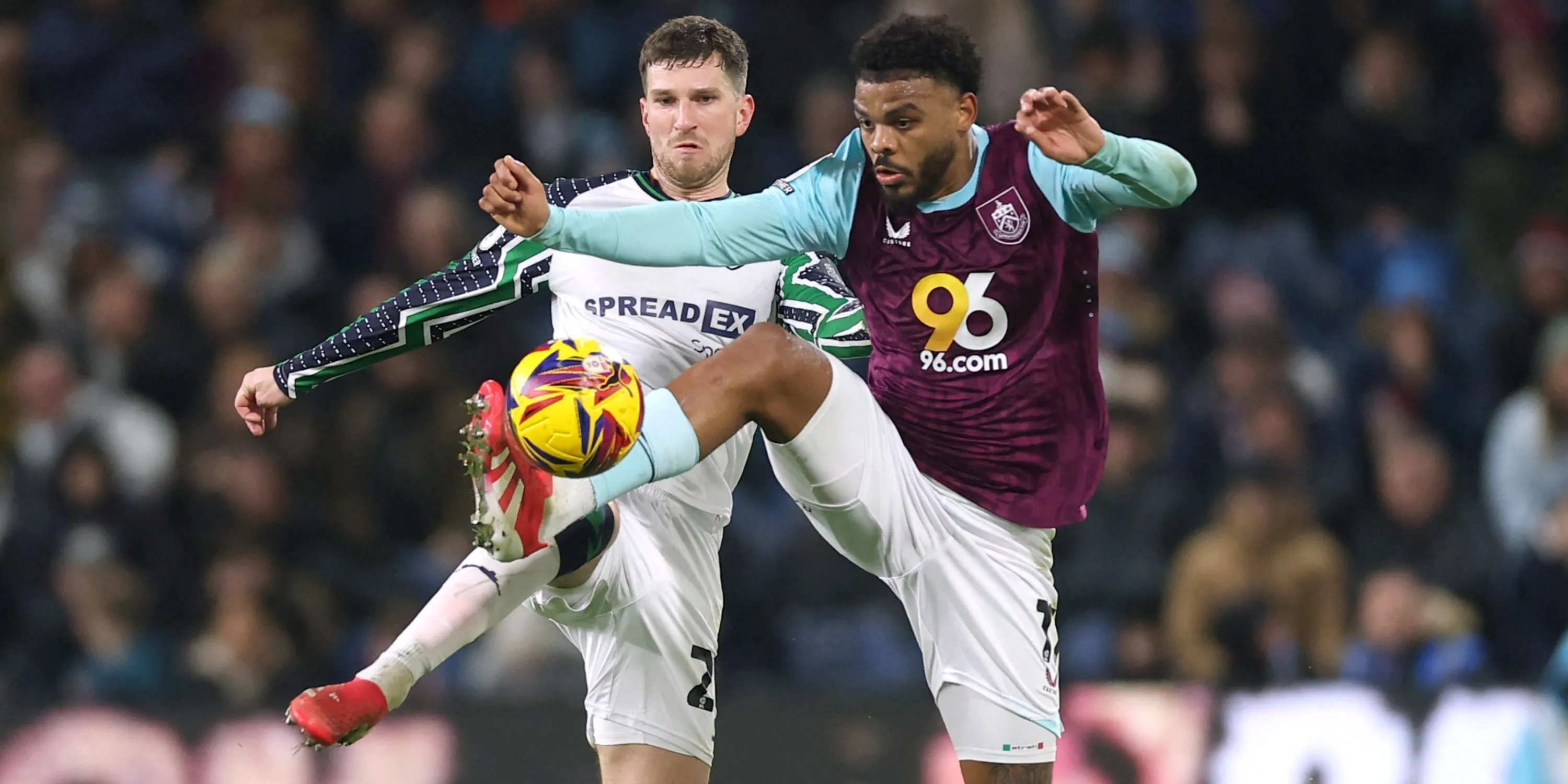 Chris Mepham thi đấu cho Sunderland tại Championship mùa giải 2023/24