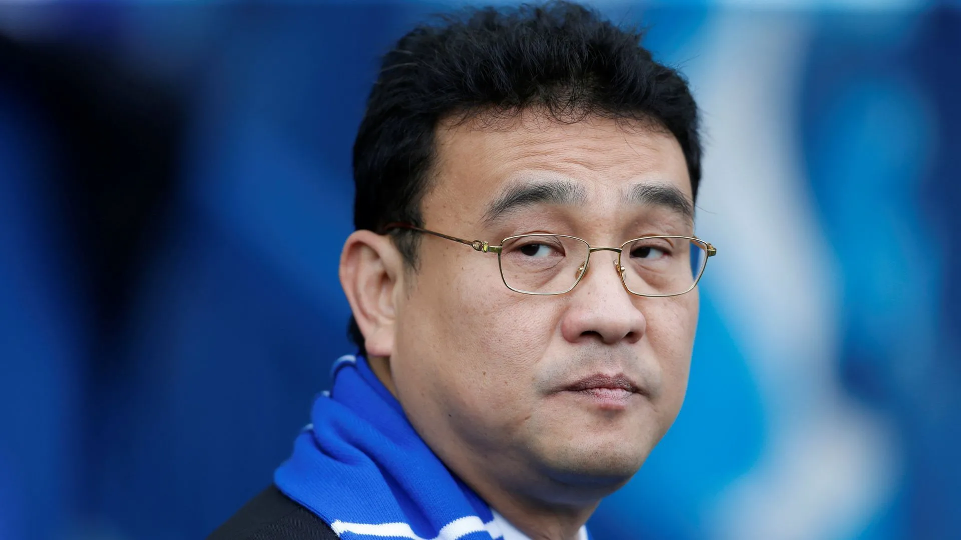 Chủ tịch Dejphon Chansiri của Sheffield Wednesday đối mặt với áp lực tài chính