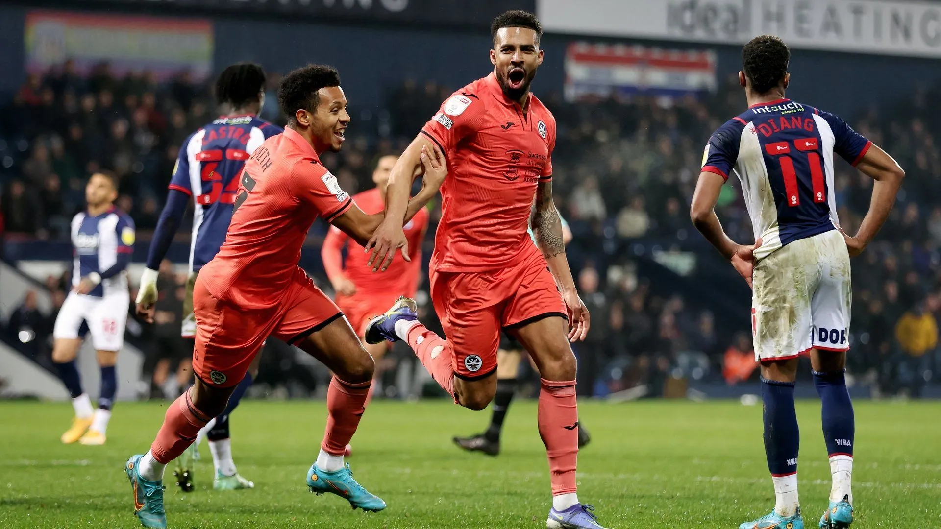 Cyrus Christie trong màu áo Swansea City thi đấu tại Championship