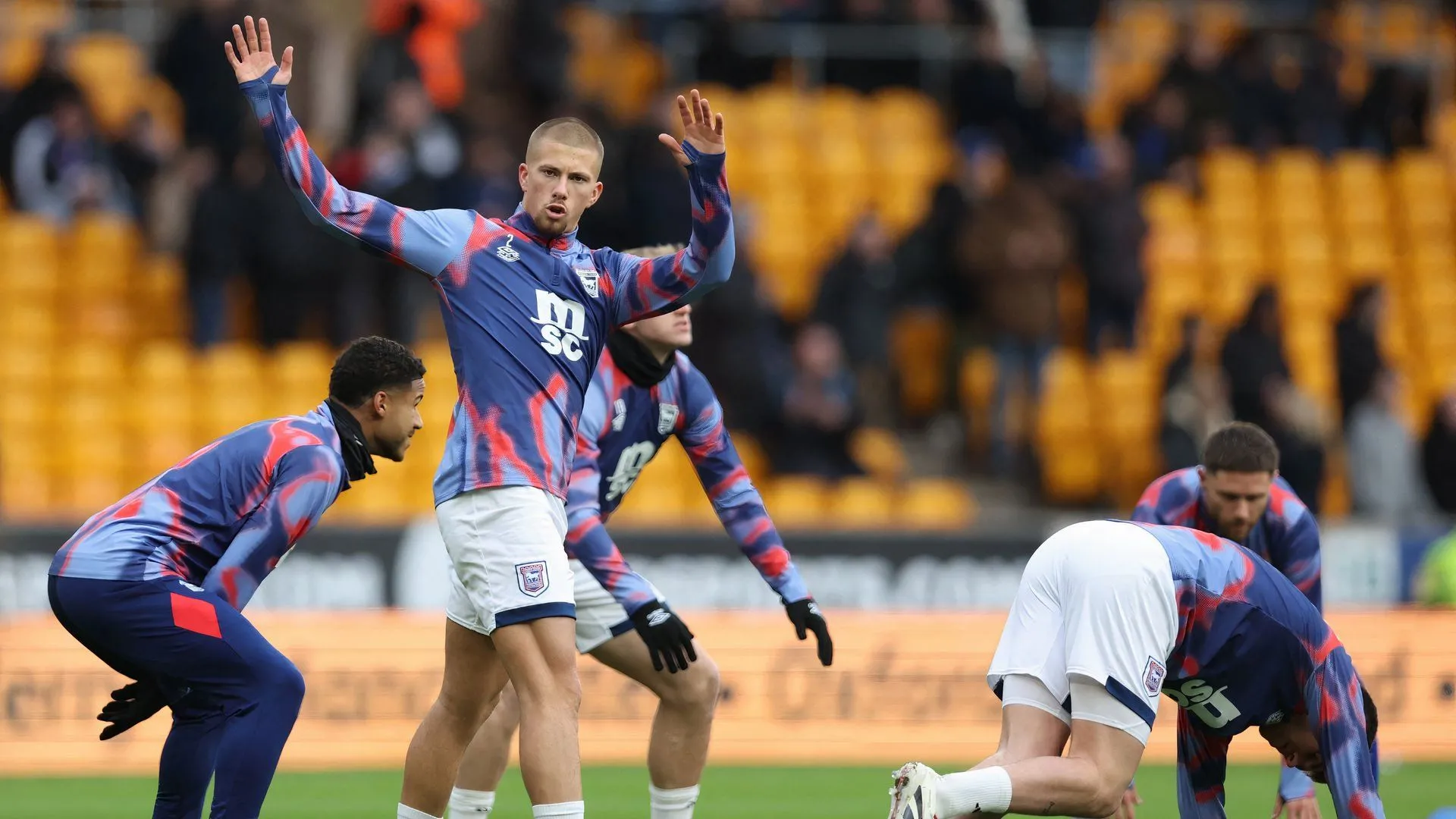 Harry Clarke của Ipswich Town trong trang phục thi đấu