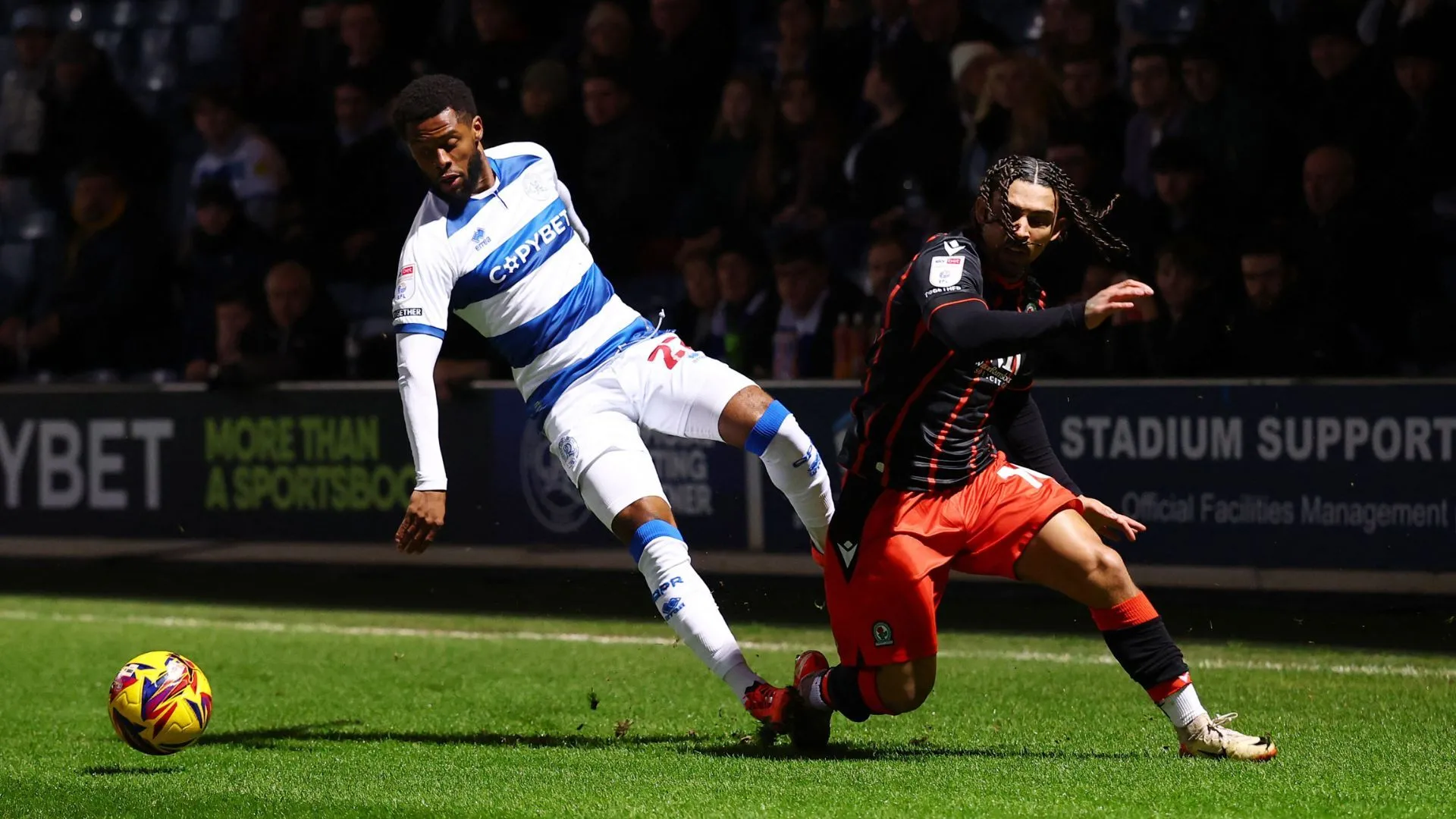 Hậu vệ trái Kenneth Paal khi còn thi đấu cho Queens Park Rangers.