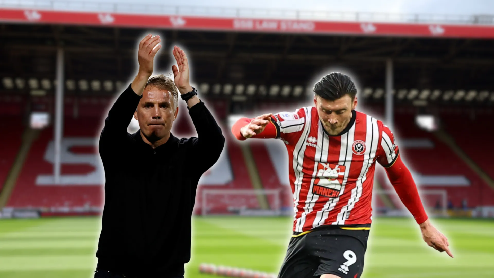 HLV Phil Parkinson của Wrexham và tiền đạo Kieffer Moore trong một trận đấu tại Championship