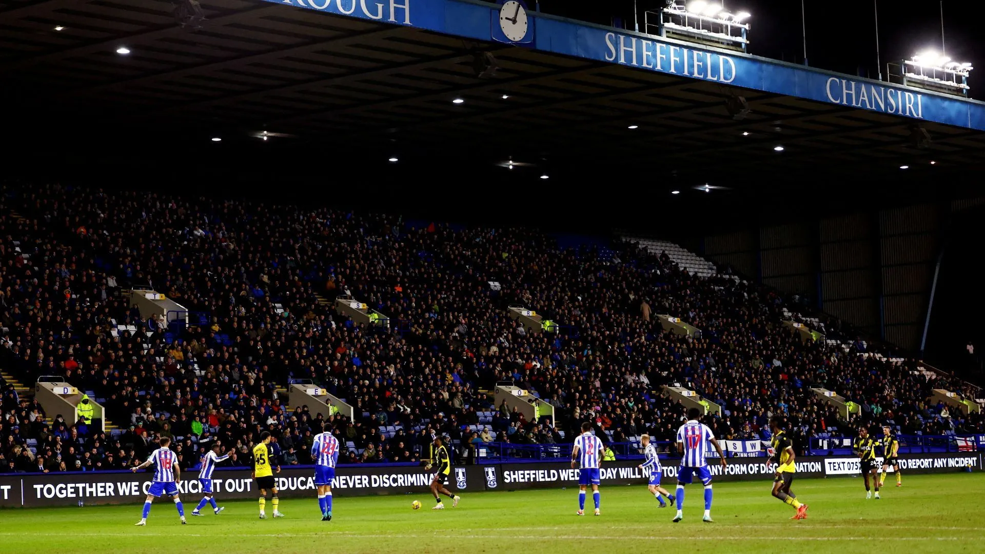 Khán đài North Stand tại sân Hillsborough của Sheffield Wednesday, đối mặt với vấn đề ăn mòn nghiêm trọng