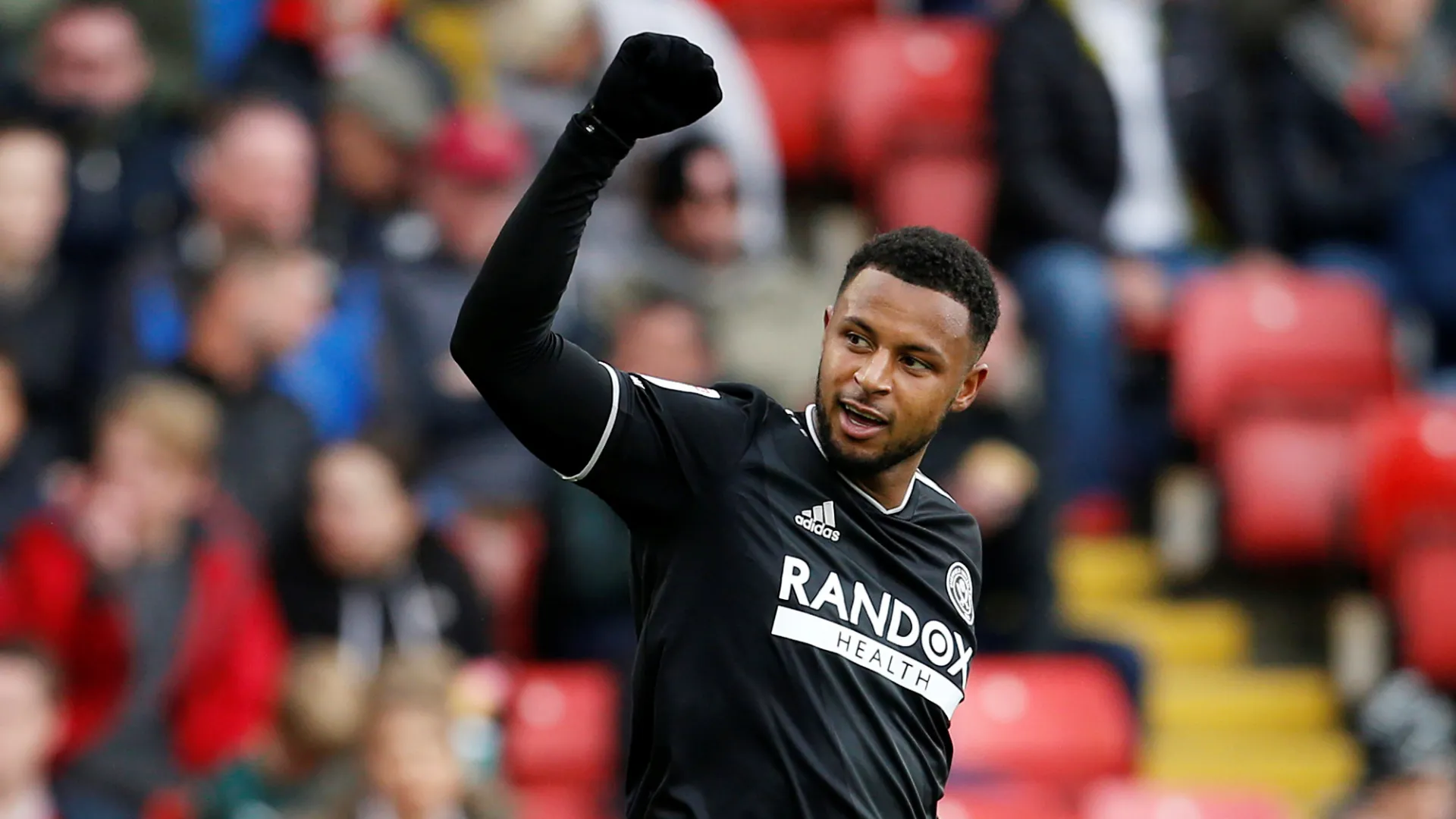 Lys Mousset trong một trận đấu của Sheffield United