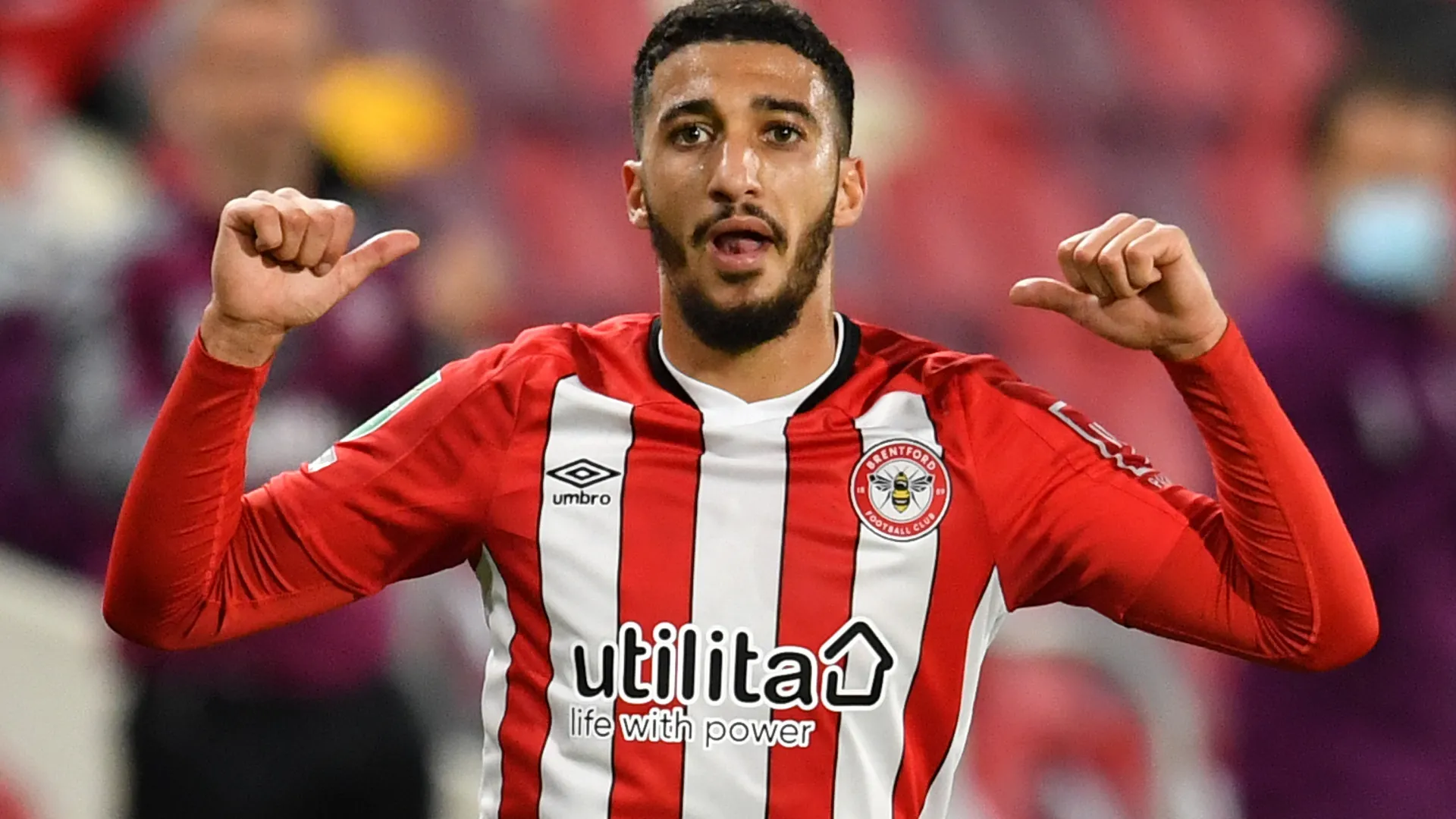 Said Benrahma thi đấu cho Brentford FC