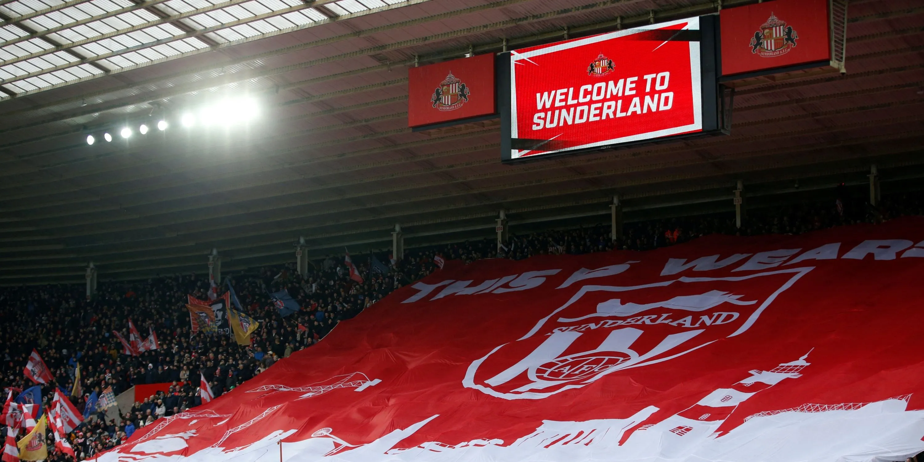 Sân vận động Ánh sáng Stadium of Light, biểu tượng của Sunderland và tham vọng Premier League