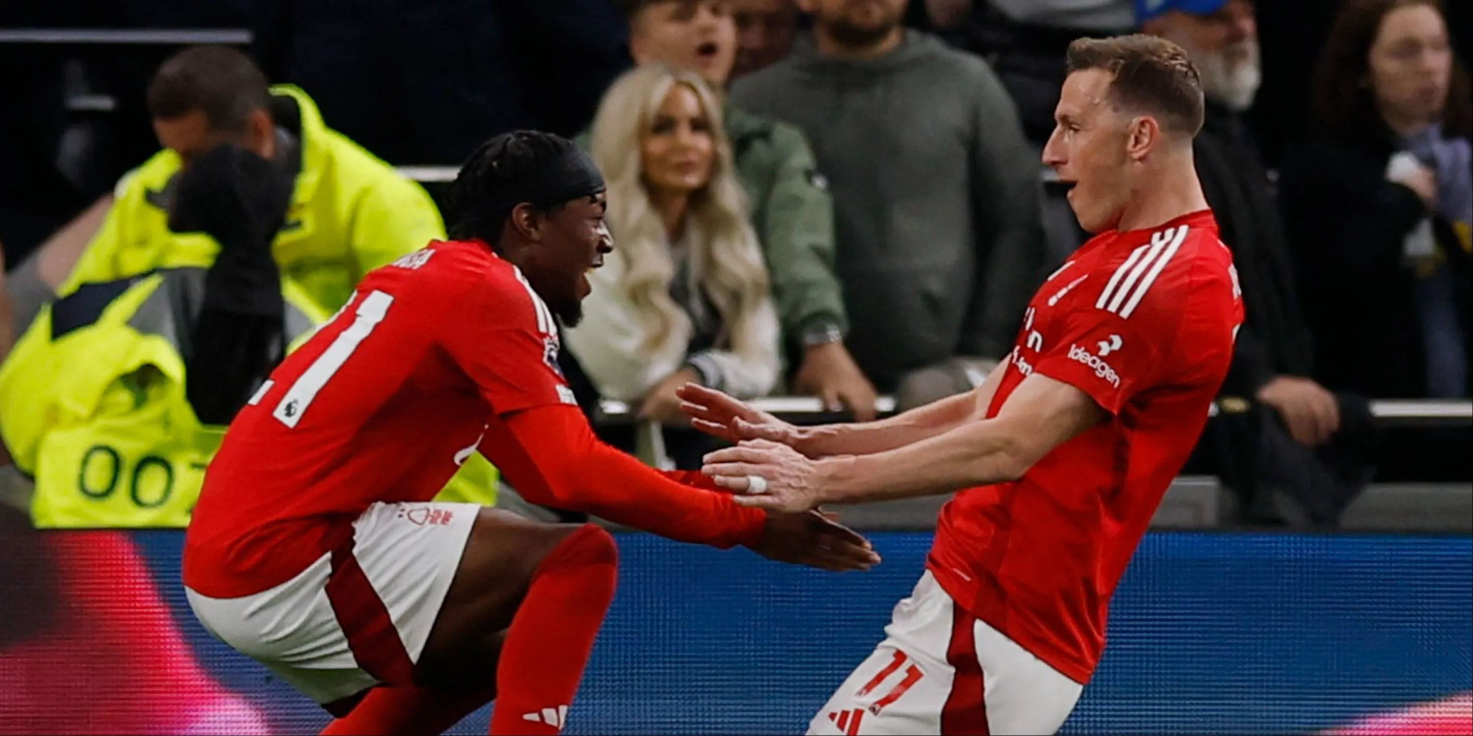 Sự kết hợp ăn ý giữa Anthony Elanga và Chris Wood khi cả hai còn thi đấu cho Nottingham Forest