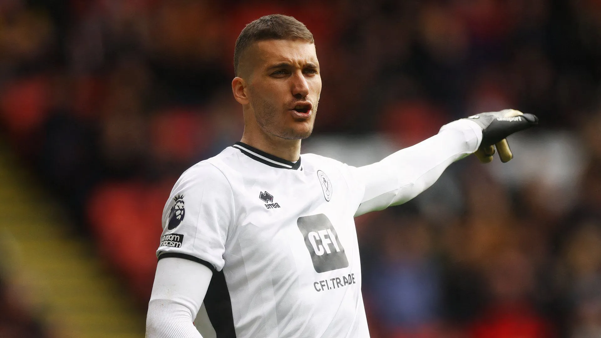 Thủ môn Ivo Grbic trong buổi tập của Sheffield United dưới thời Ruben Selles