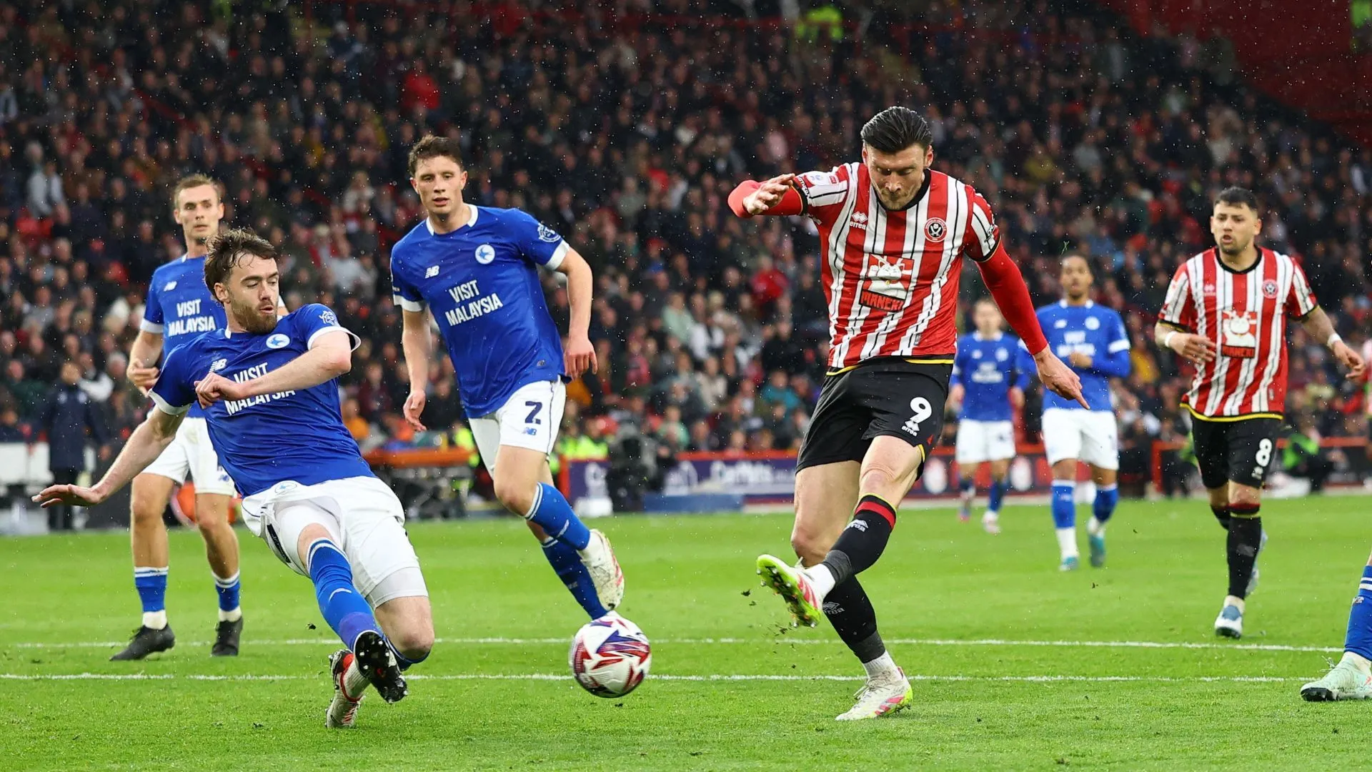 Tiền đạo Kieffer Moore, mục tiêu chuyển nhượng của Wrexham, trong màu áo Sheffield United