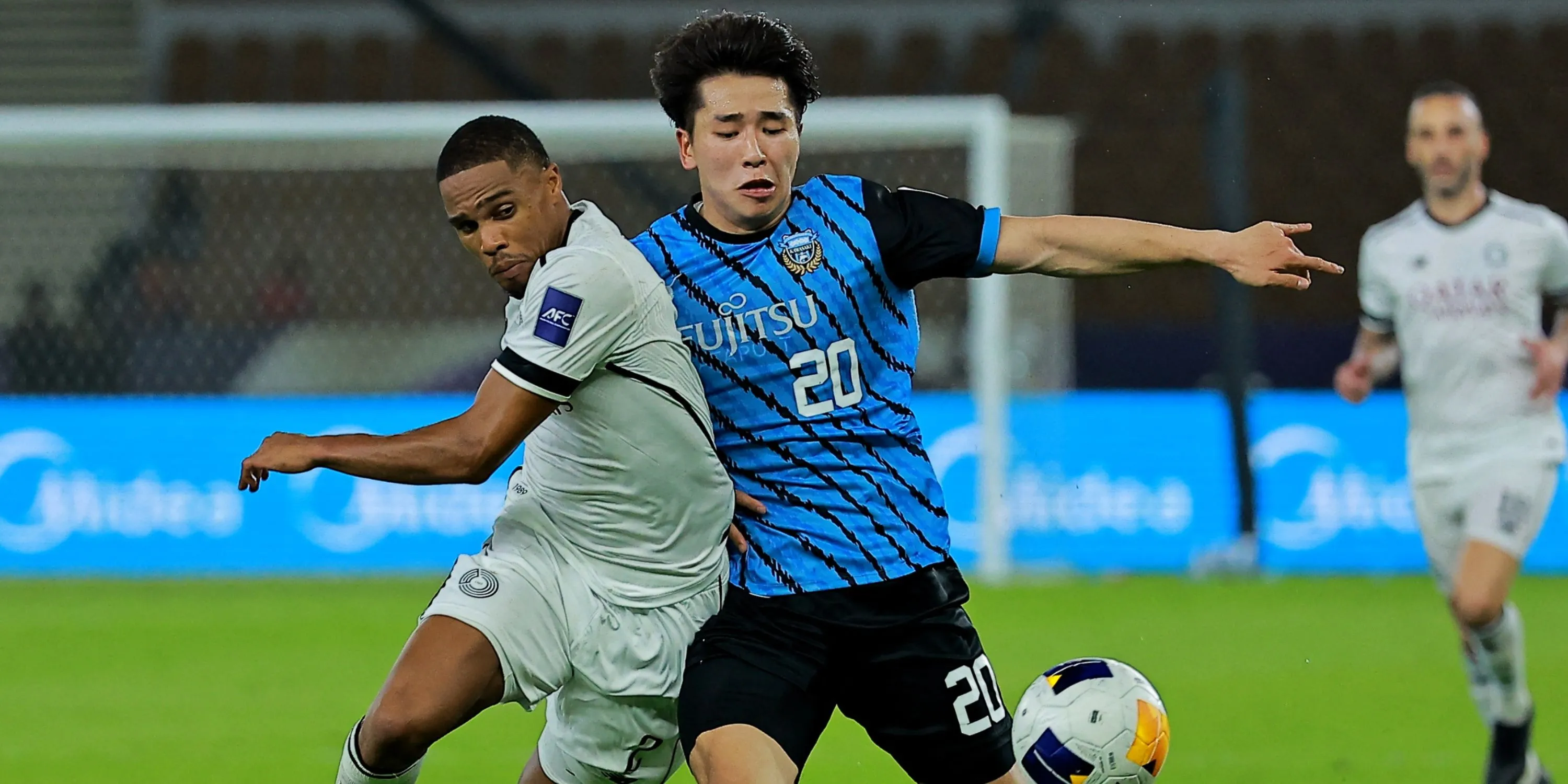 Tiền đạo Shin Yamada trong màu áo Kawasaki Frontale tại J1 League
