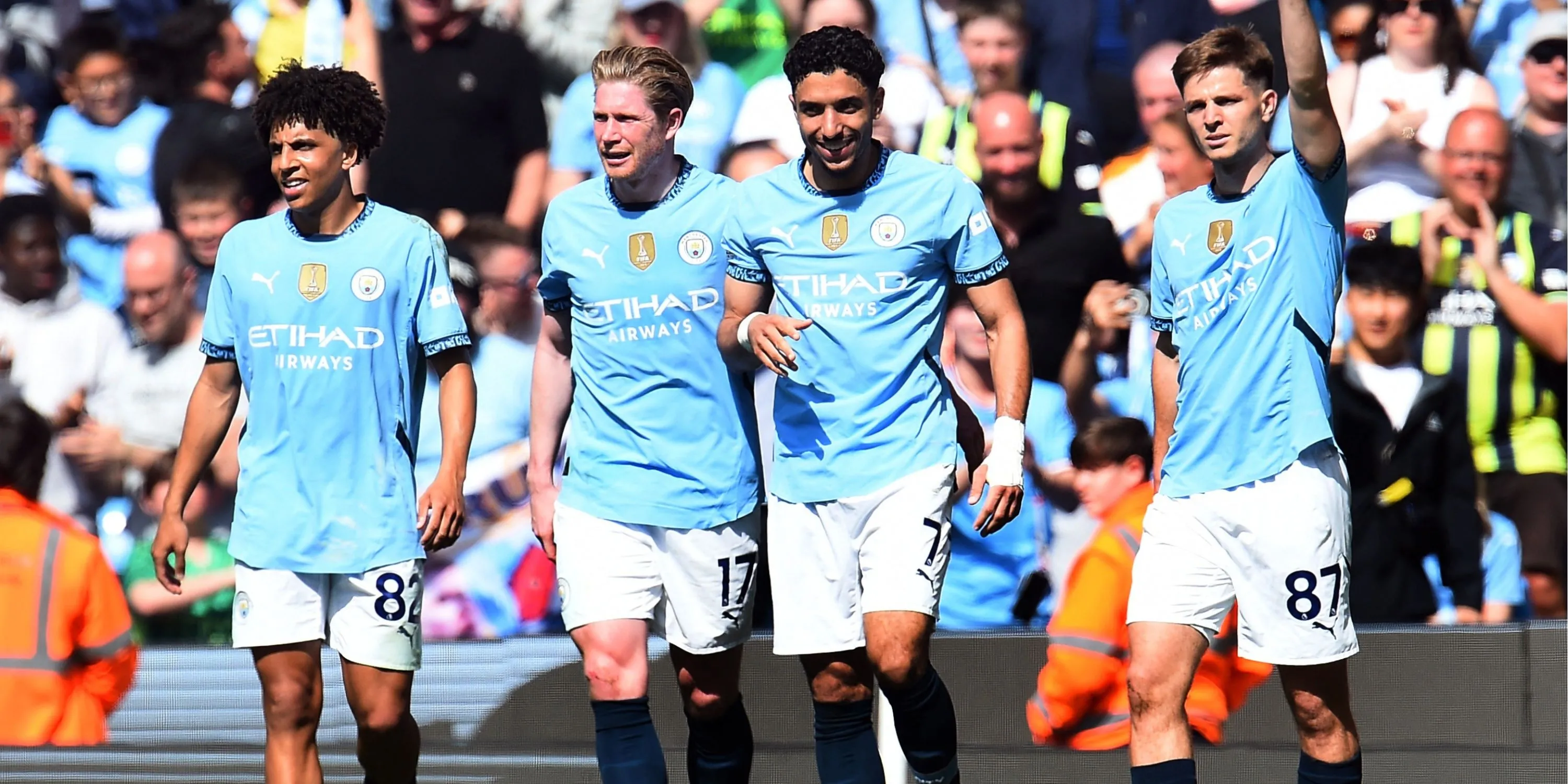 Tiền vệ James McAtee trong màu áo Manchester City