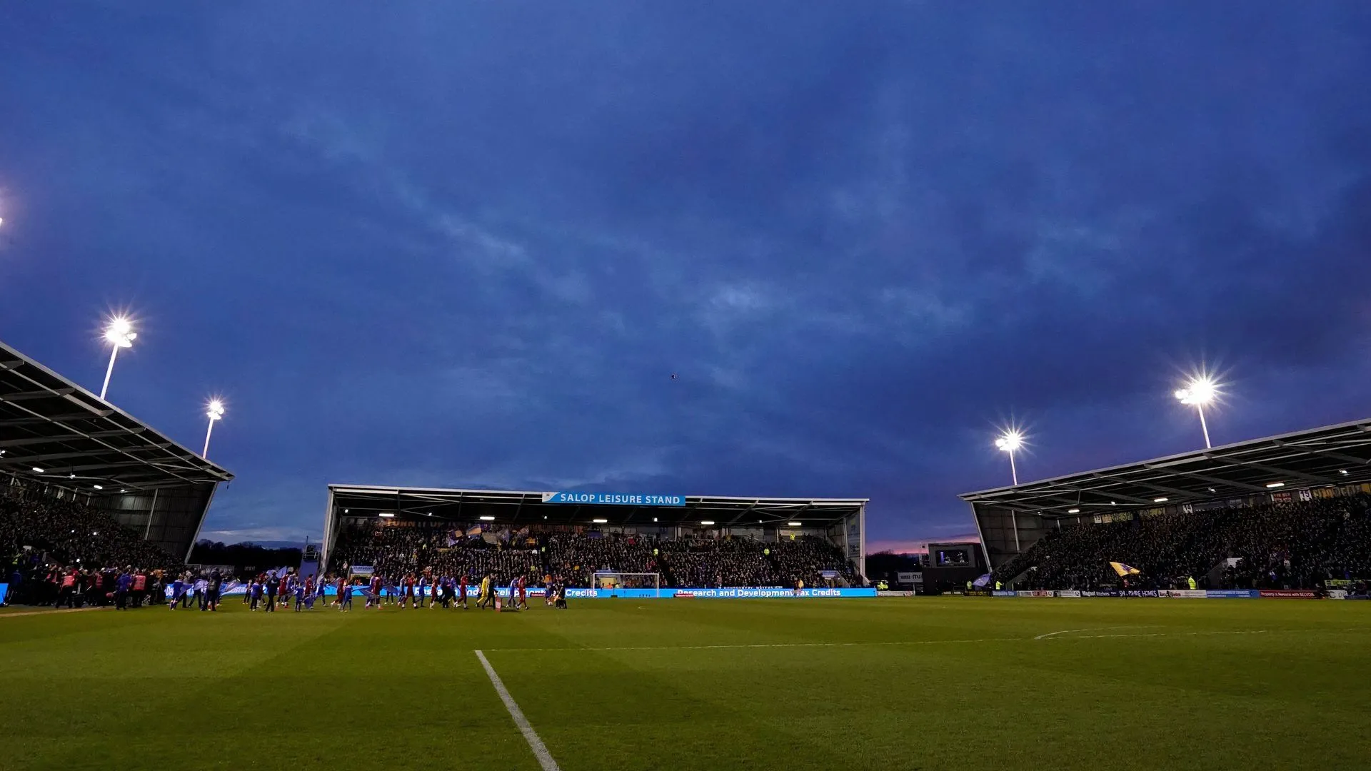 Toàn cảnh sân Croud Meadow, nơi CLB Shrewsbury Town thi đấu