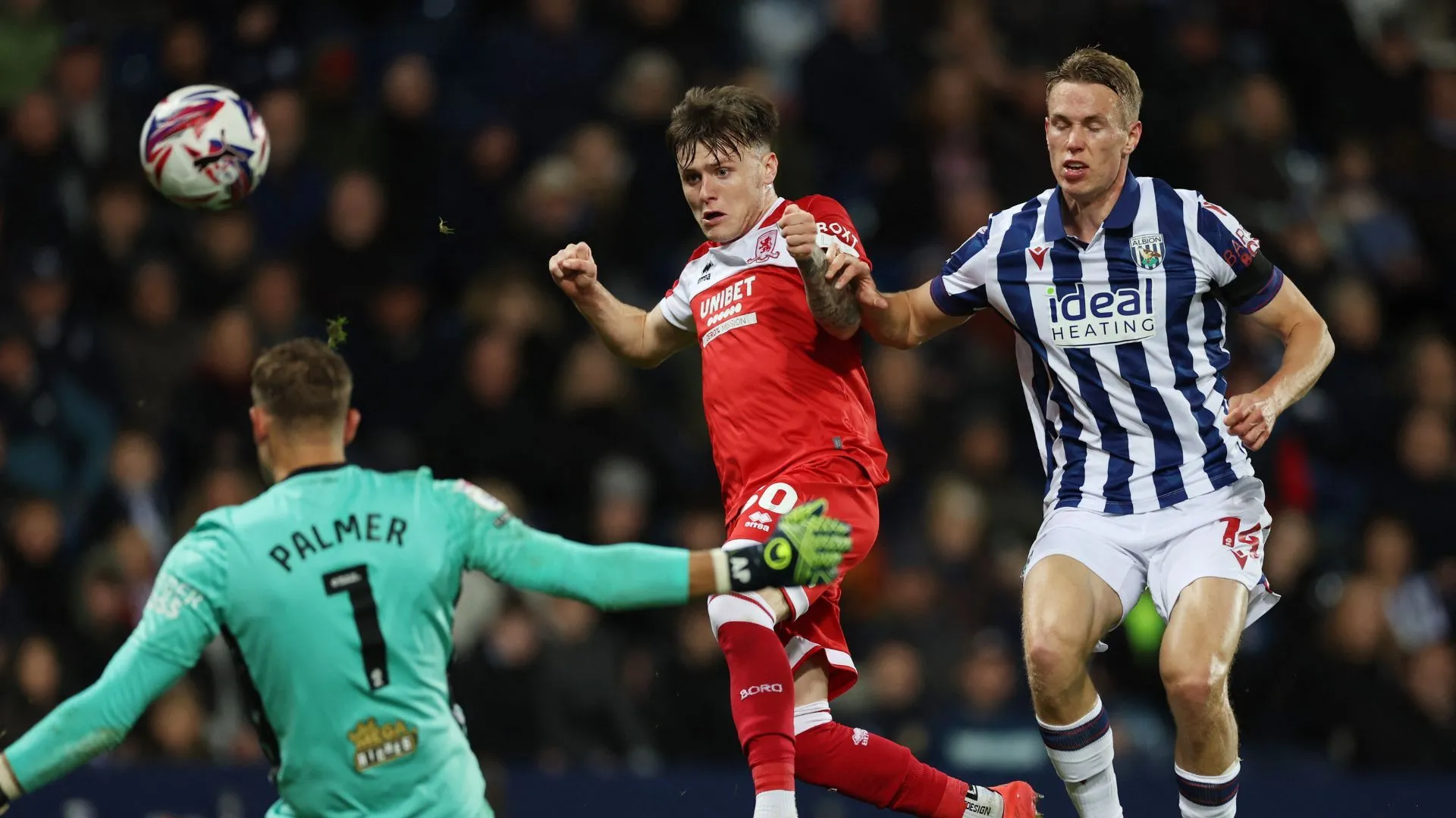 Các cầu thủ West Bromwich Albion trong một trận đấu tại Giải Hạng Nhất Anh