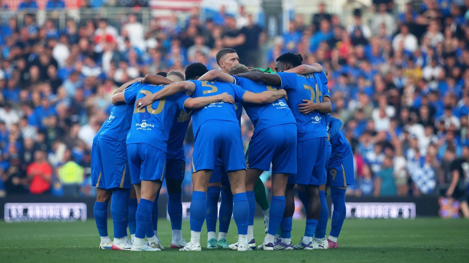 Đội hình Birmingham City quyết tâm thi đấu để giành tấm vé thăng hạng Premier League