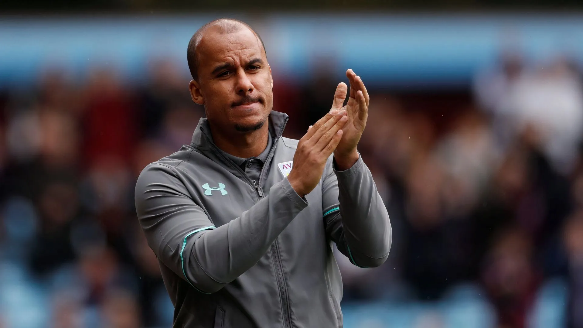 Gabriel Agbonlahor trong màu áo Aston Villa, biểu tượng của sự tận hiến tại Villa Park.