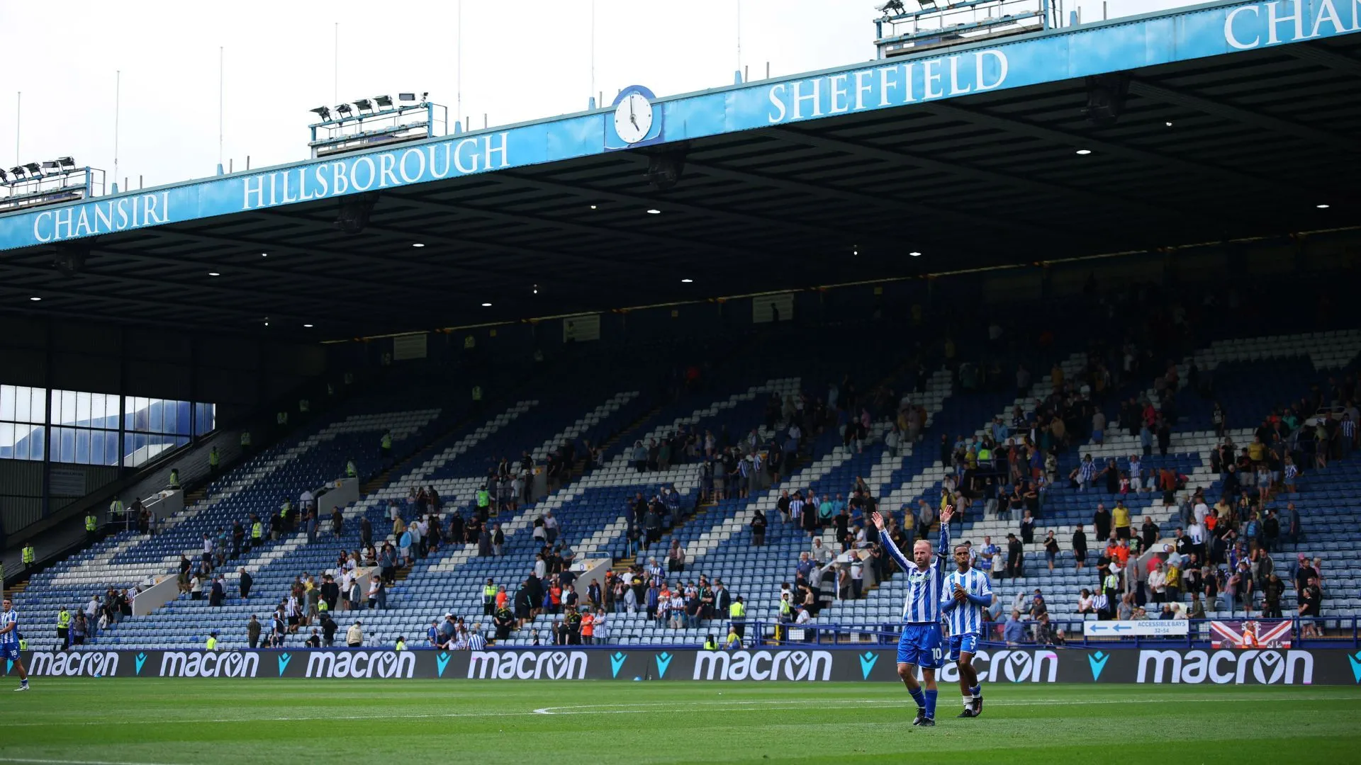 Khán đài Hillsborough trong trận đấu của Sheffield Wednesday, cho thấy số lượng khán giả