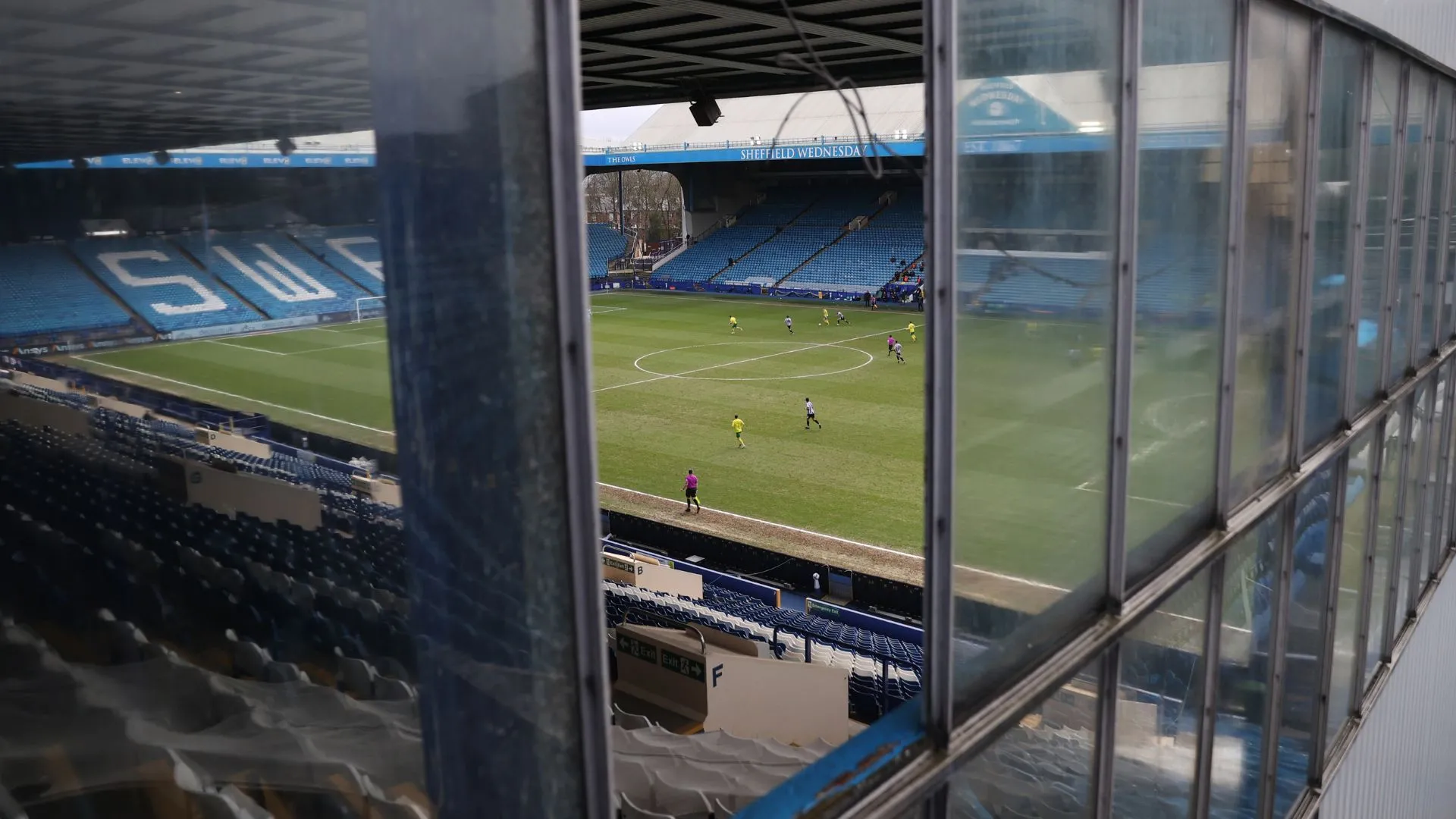 Khung cảnh khán đài Bắc sân Hillsborough của Sheffield Wednesday, nơi đang gặp vấn đề về an toàn.
