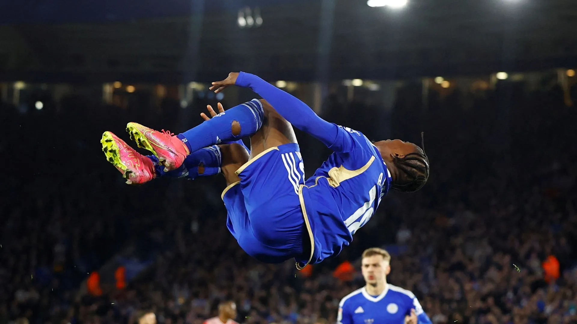 Tiền vệ Abdul Fatawu của Leicester City đối mặt với tương lai bất định trong kỳ chuyển nhượng.