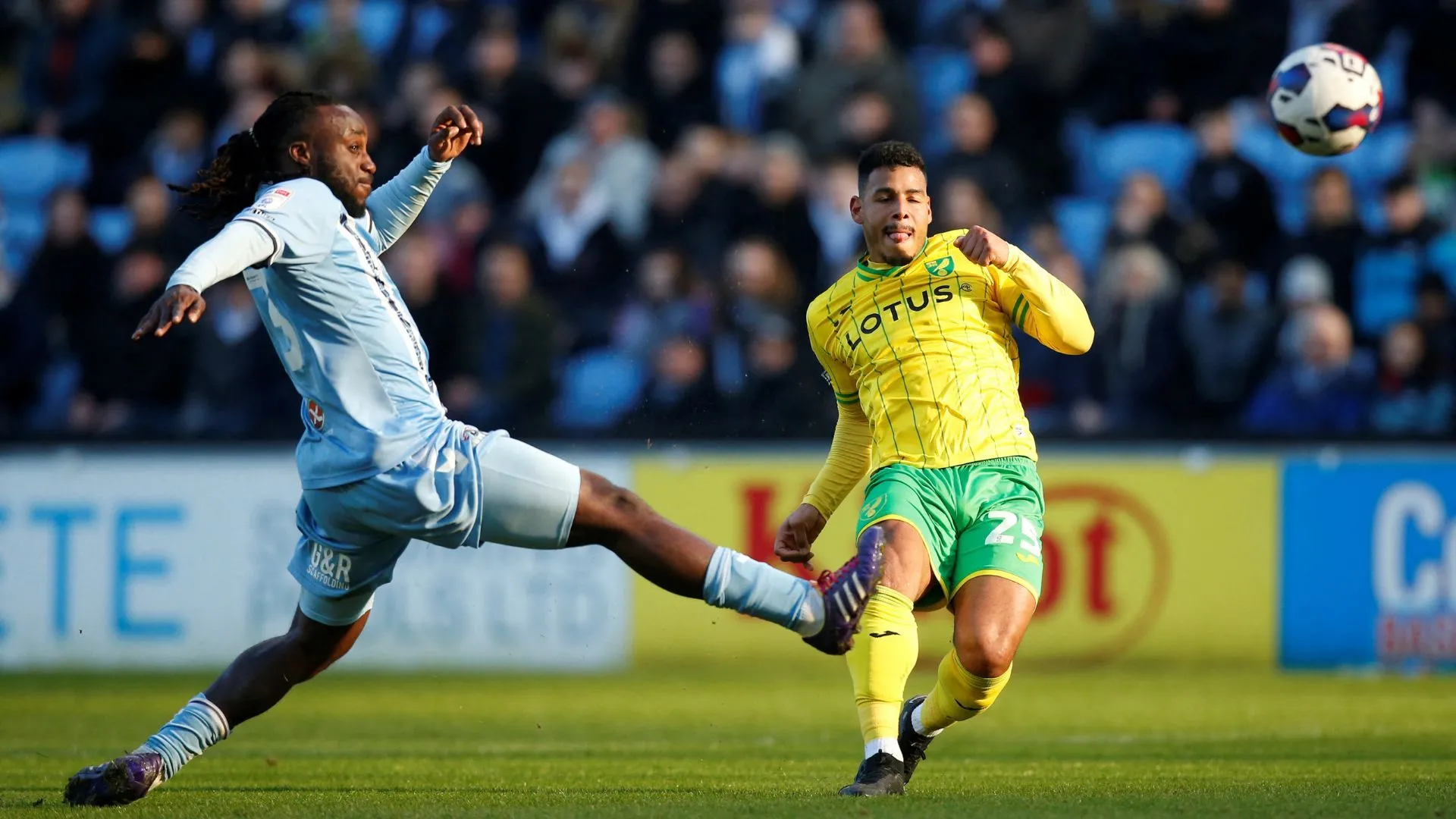 Tiền vệ Onel Hernandez, một mục tiêu chuyển nhượng của Sheffield Wednesday bị ảnh hưởng bởi quy định EFL
