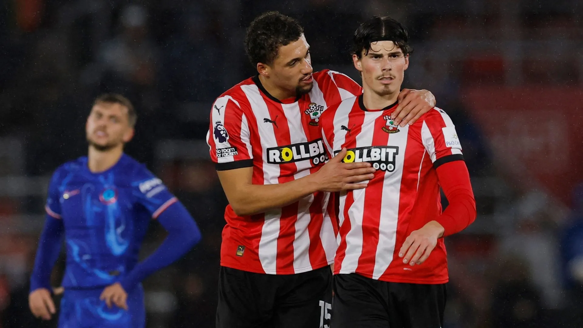 Bộ đôi trung vệ Ronnie Edwards và Nathan Wood của Southampton
