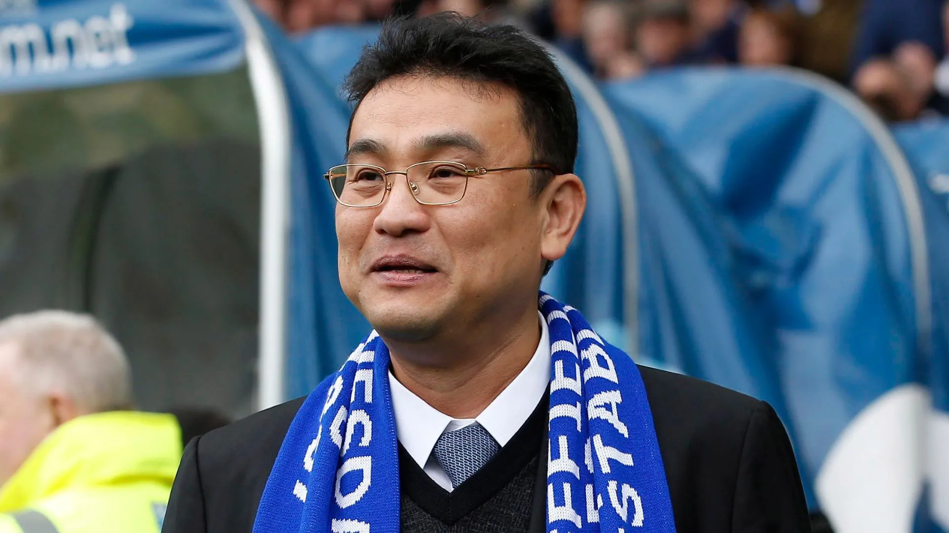 Dejphon Chansiri, chủ tịch Sheffield Wednesday đang tìm kiếm giải pháp tài chính