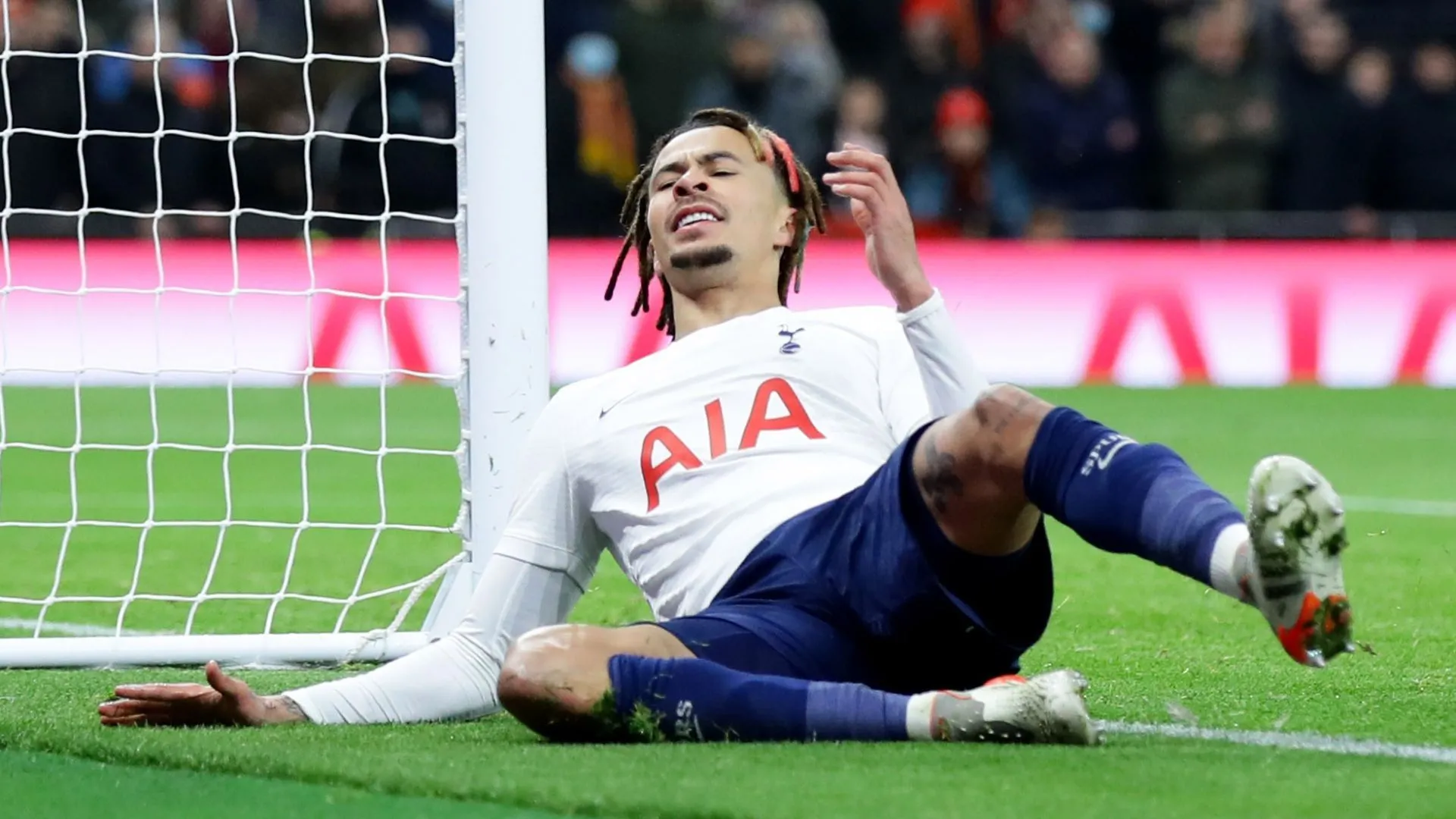 Dele Alli trong màu áo cũ, tiền vệ tài năng đang là cầu thủ tự do và lọt tầm ngắm của Birmingham City
