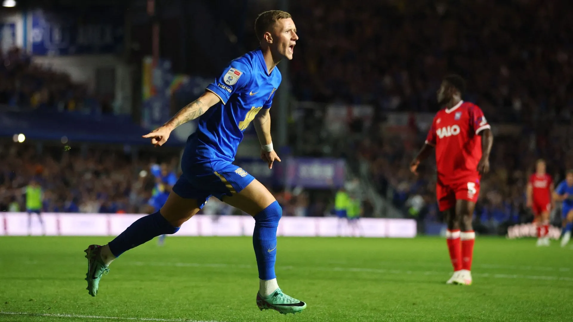 Jay Stansfield trong màu áo Birmingham City, tiền đạo trẻ đắt giá và đầy triển vọng