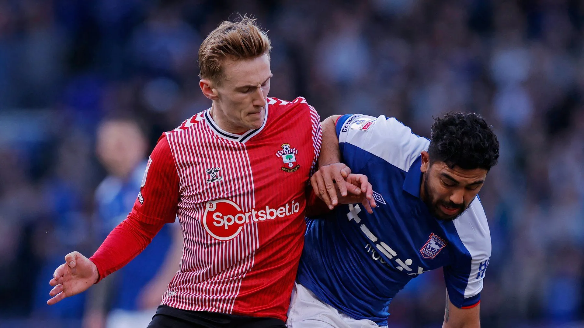 Tiền vệ trung tâm Flynn Downes của Southampton